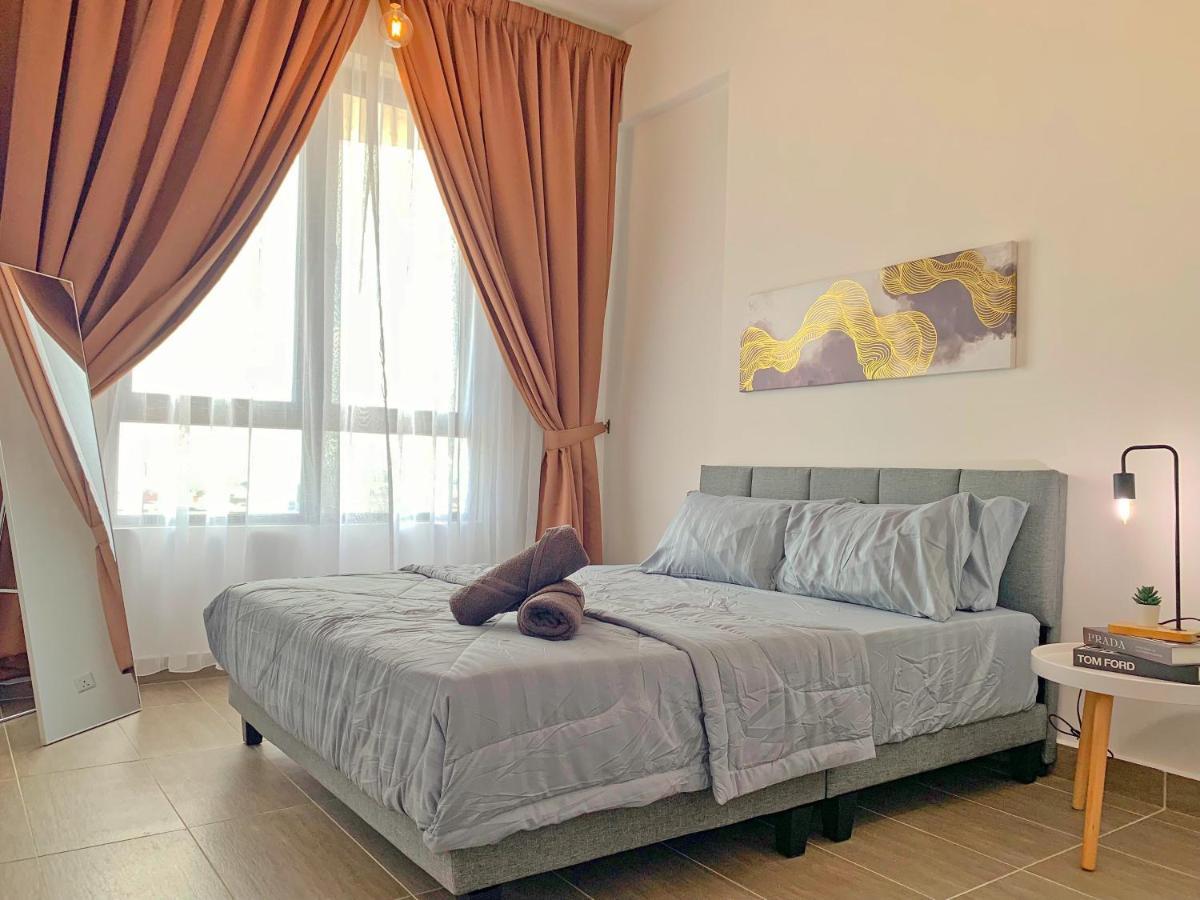 Netflix Two Bedroom Troika Kota Bharu Homestay 182 Zewnętrze zdjęcie